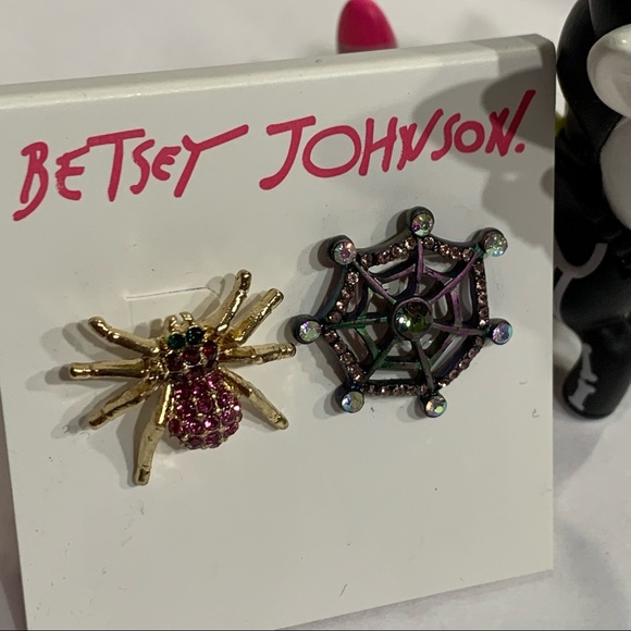 BETSEY JOHNSON Spider & Web MISMATCH EARRINGS! Halloween Sparkly Crystals Posts - Picture 3 of 11